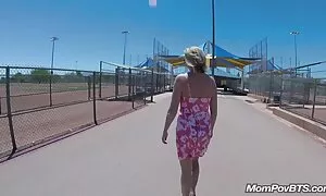 MILF anal sex wɔ afu ...